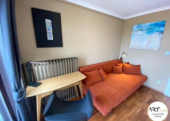 ヴィラ Arttrend Luxury ティハニ