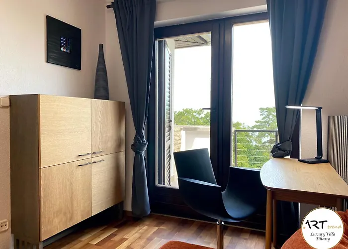 Arttrend Luxury ティハニ